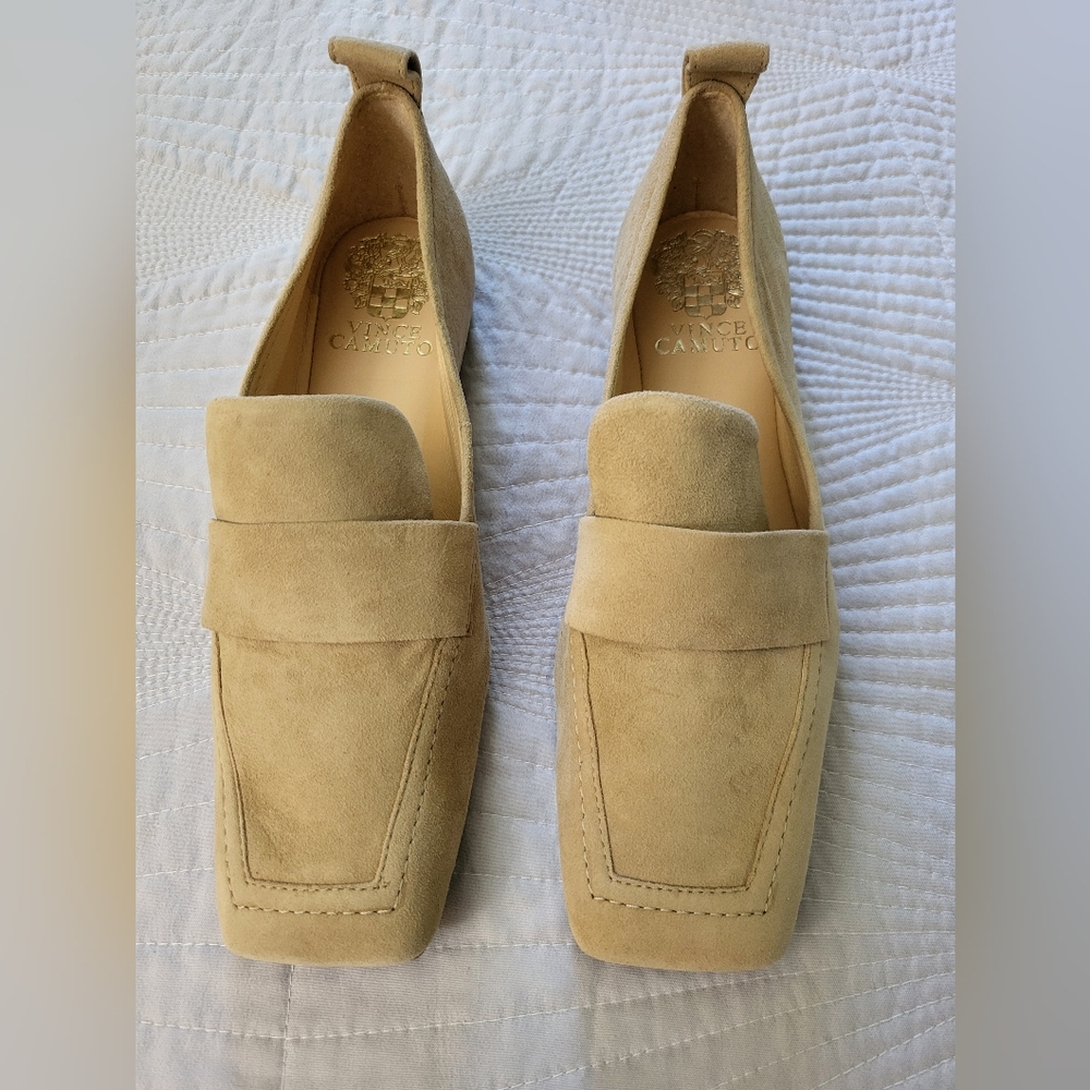 Vince Camito Contemporary Square Toe Suede Loafer Size 5M